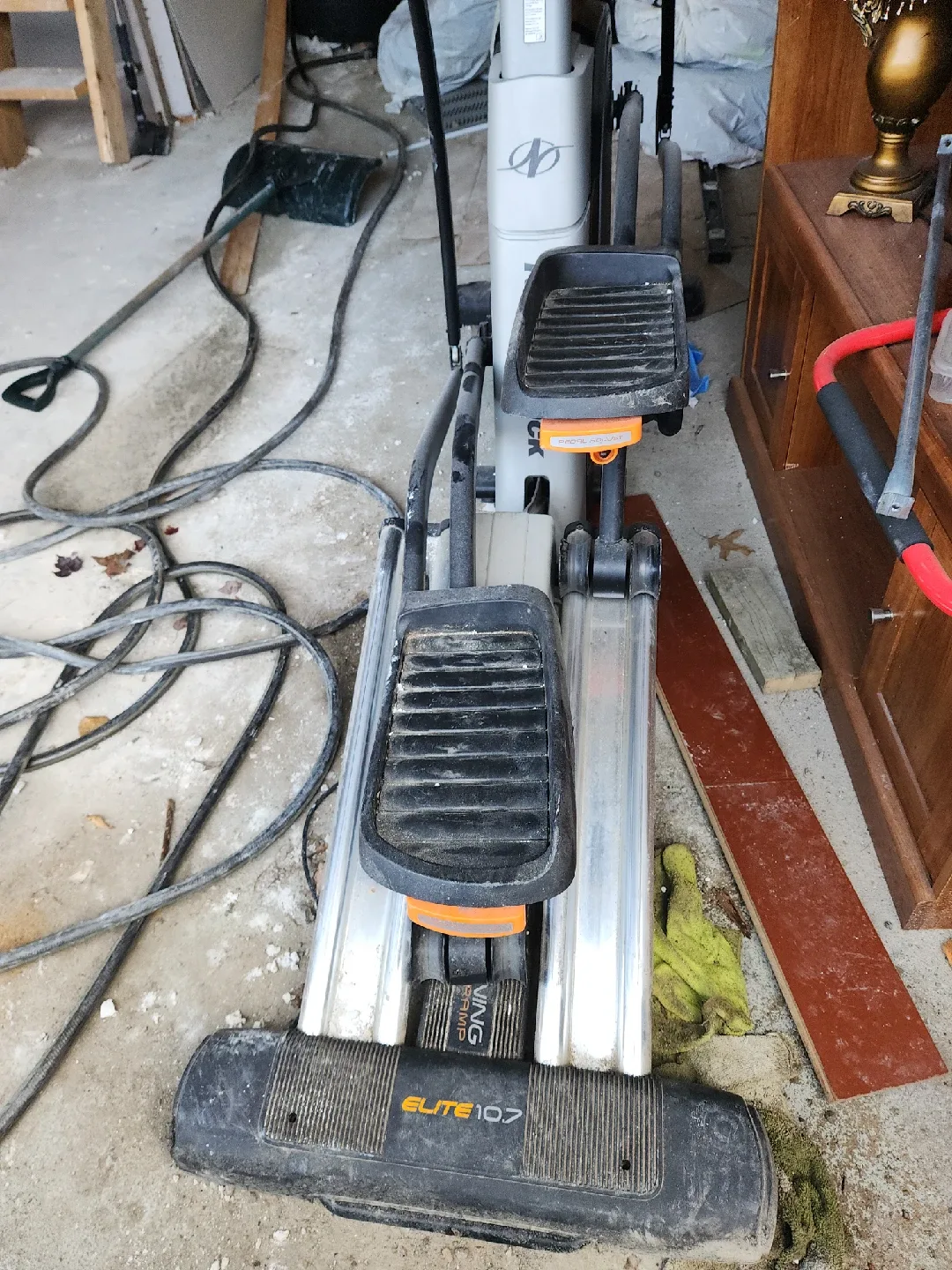 NordicTrack Elite 10.7 Elliptical image indicator(6)