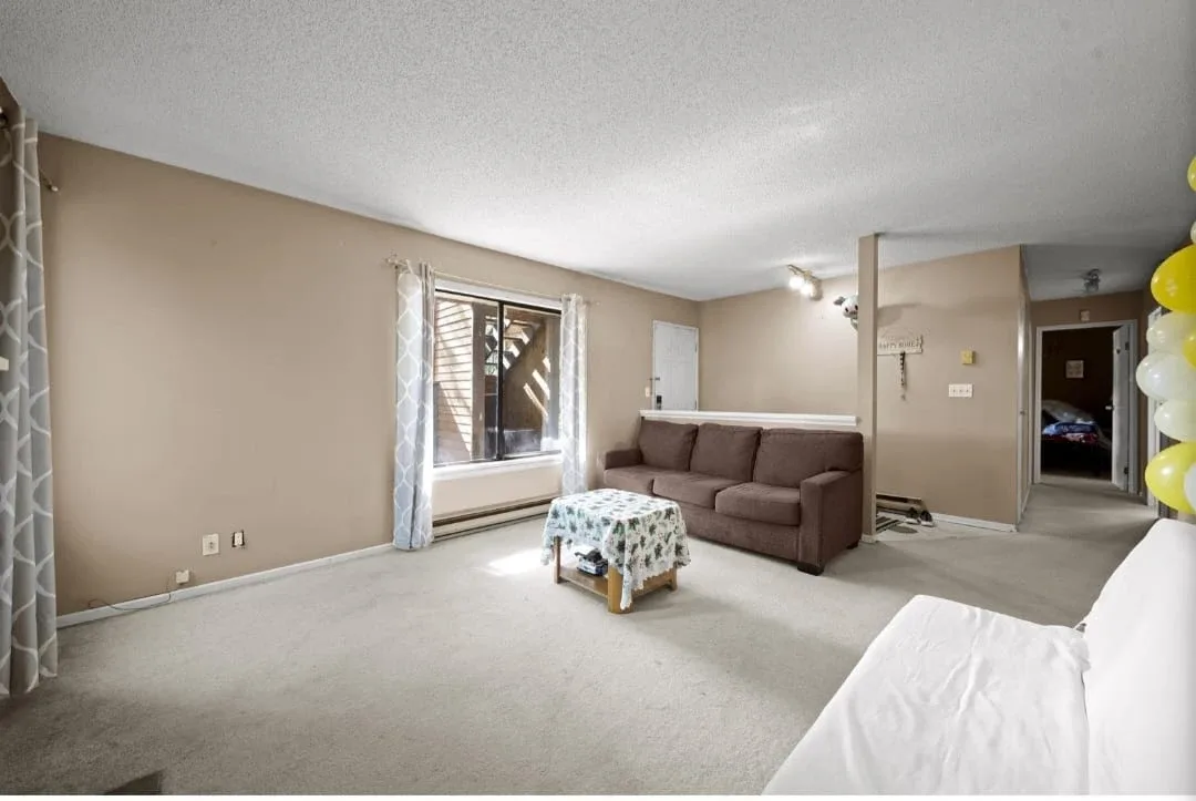 Ground-Floor Townhouse for Rent — Available December 1st image indicator(3)