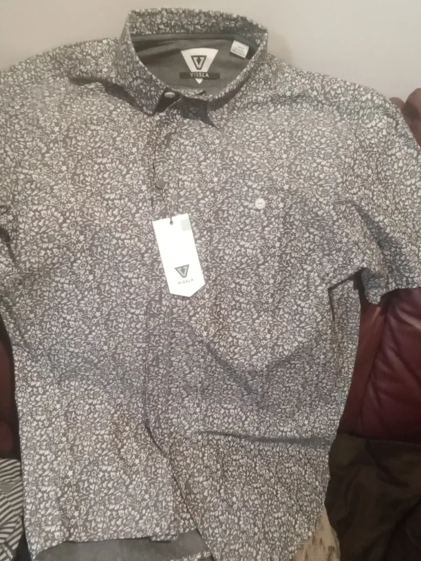 Vissla Floral Shirt - New with Tags