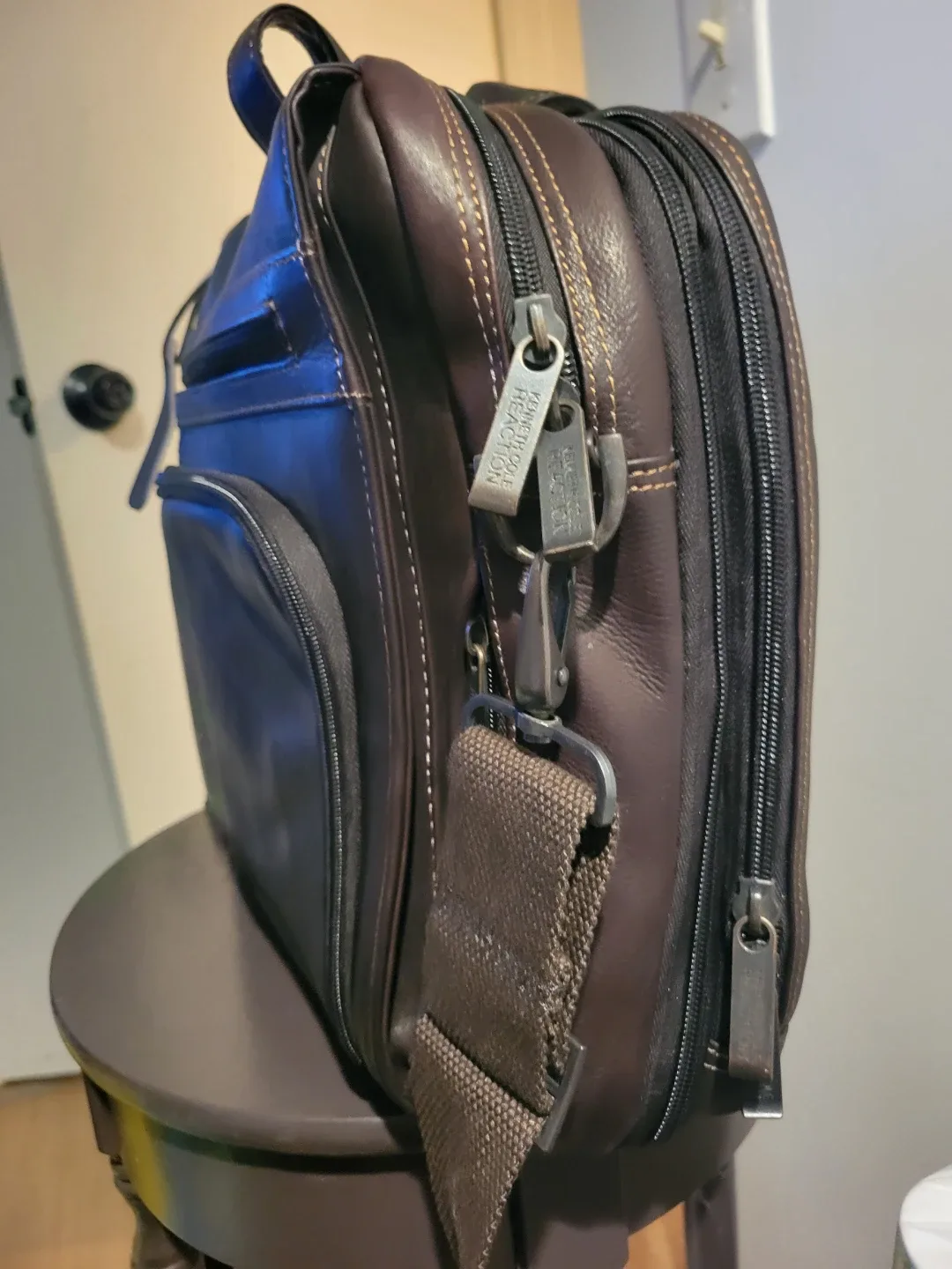 Kenneth Cole Reaction Leather Briefcase image indicator(6)