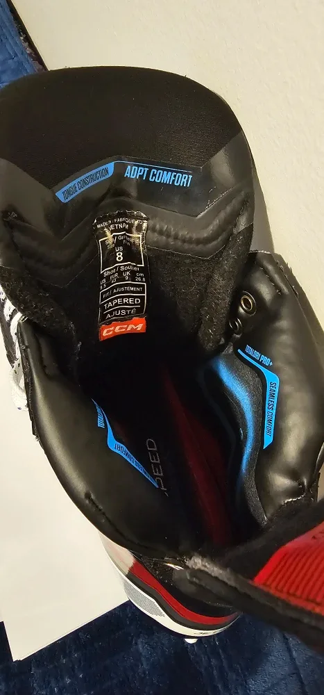 CCM jetspeed Ft6 pro skates size 8 tapered fit. image indicator(2)