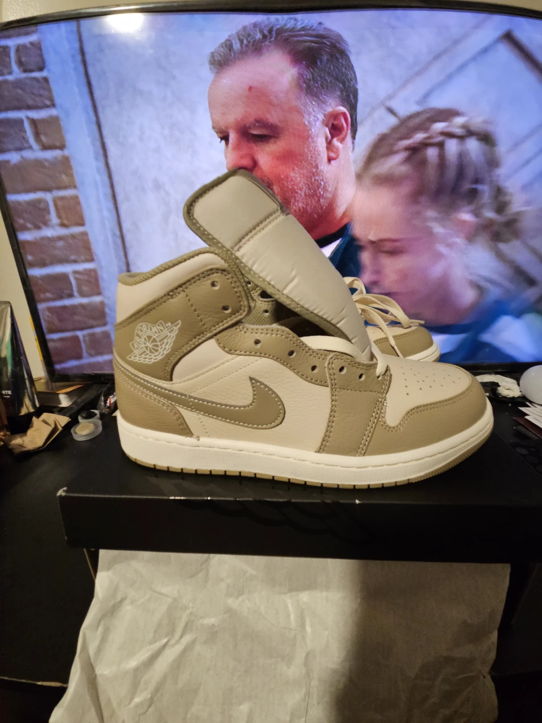 Air Jordan 1 Mid Legend Brown Size 9 - photo 4
