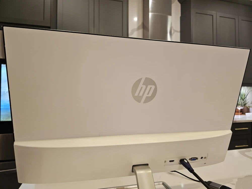 27 inch HP Monitor (HDMI, USBC, VGA) - Great Condition! - photo 3