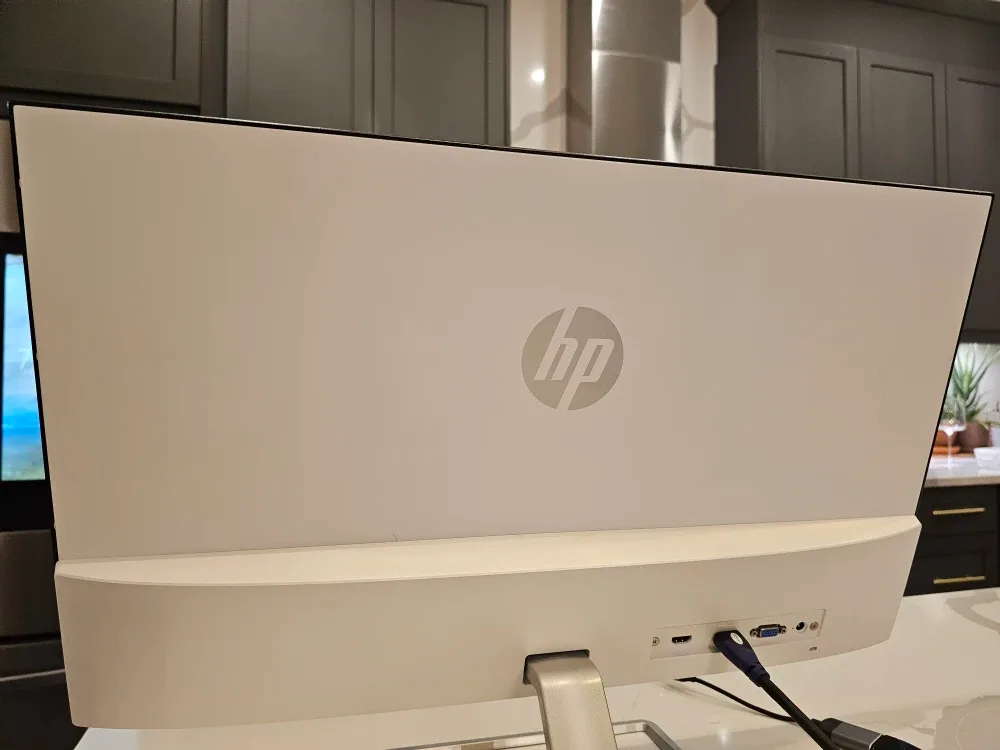 27 inch HP Monitor (HDMI, USBC, VGA) - Great Condition! image indicator(3)
