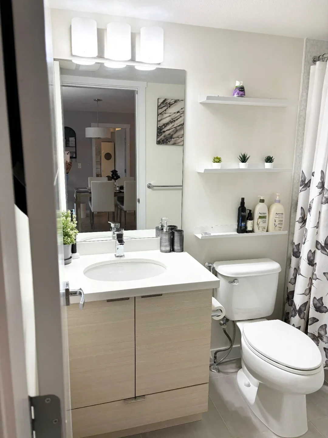 2bed+den 2 bath condo for rent image indicator(8)