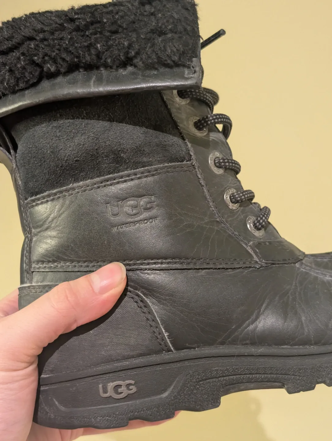 UGG Waterproof Leather Boots - Size 1 (Youth) image indicator(3)