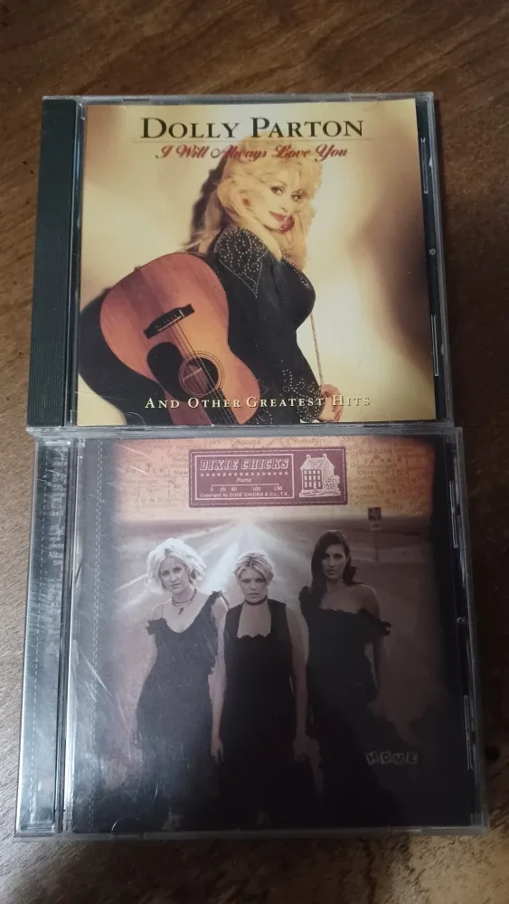 Mixed Lot of CD Albums - Dolly Parton, Shania Twain, More! image indicator(3)