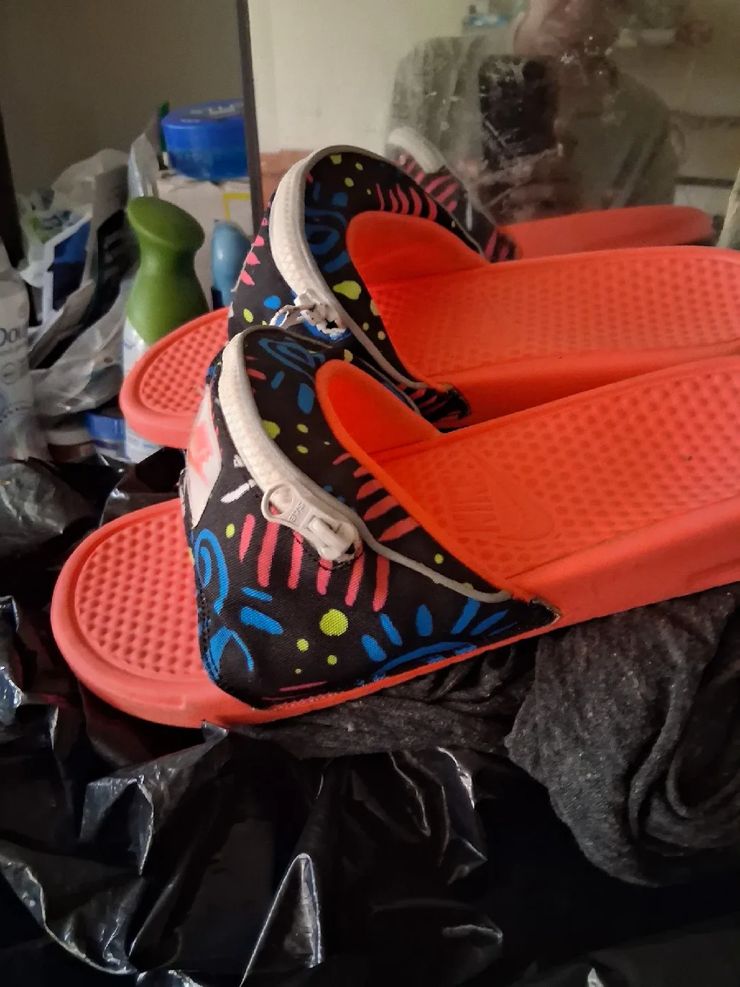 Nike Slides with Zipper Pouch image indicator(2)