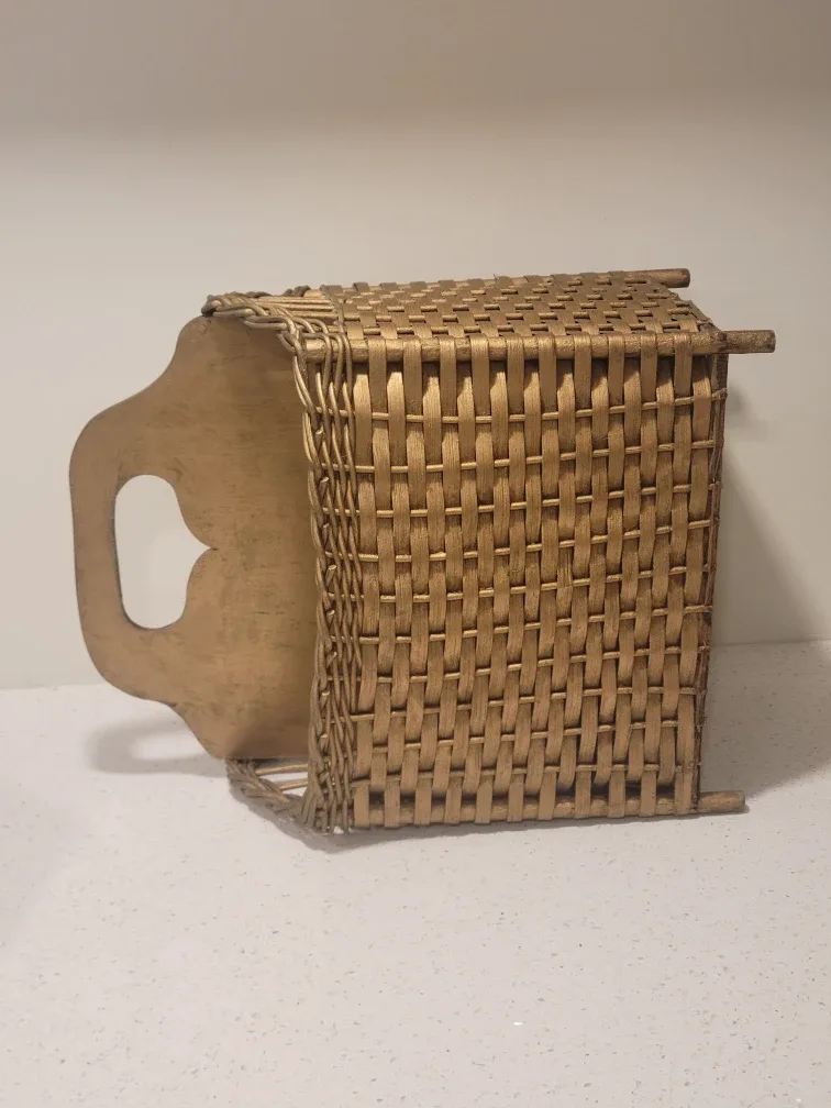 Woven Wicker Magazine Rack. Farmhouse basket image indicator(4)