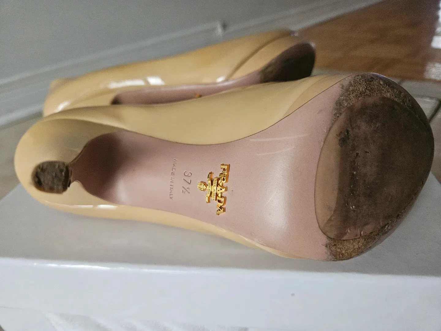 Prada Beige Patent Leather Heels - Size 37.5 image indicator(3)