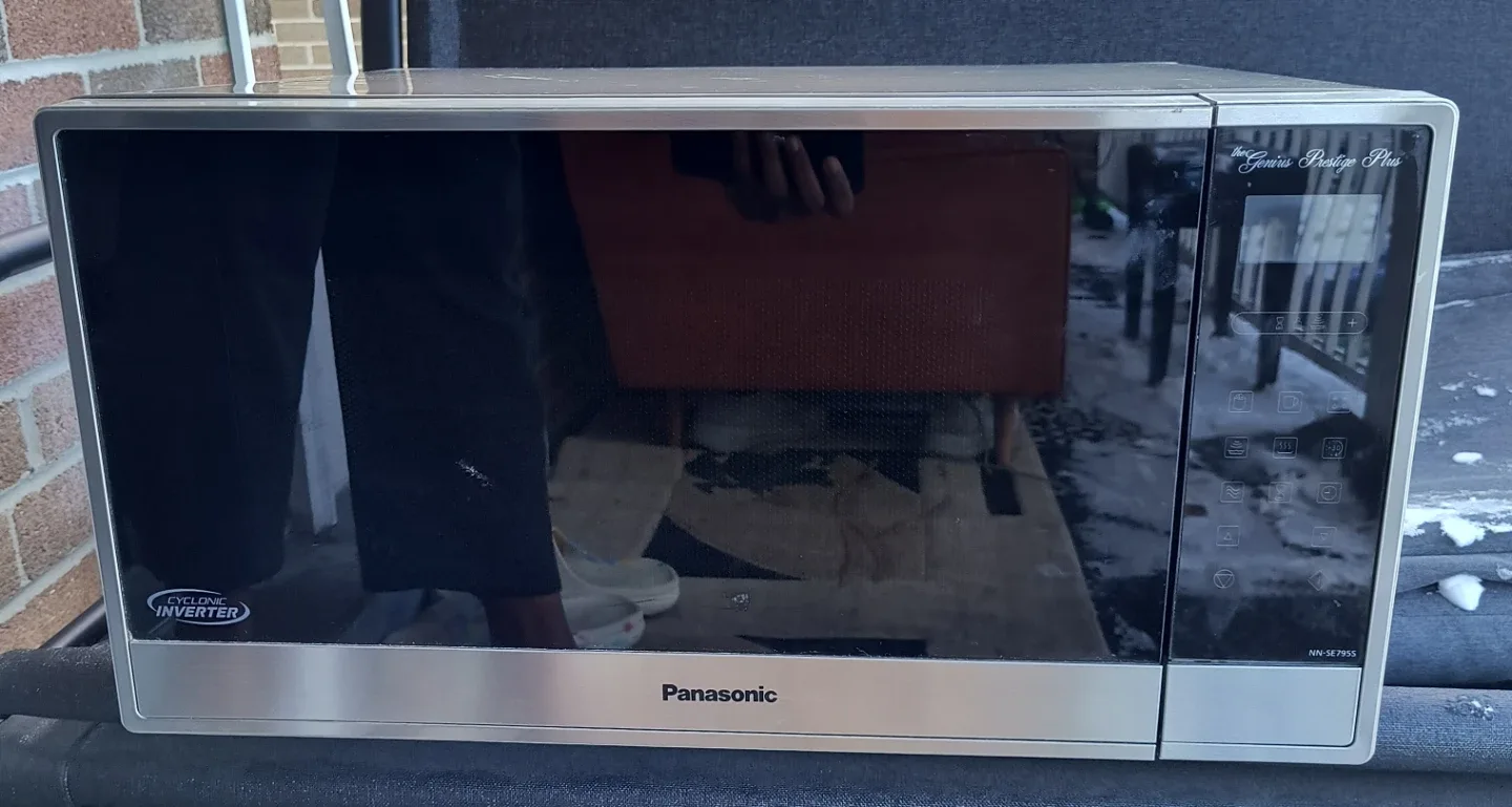 Panasonic Genius Prestige Plus Microwave NN-SE795S