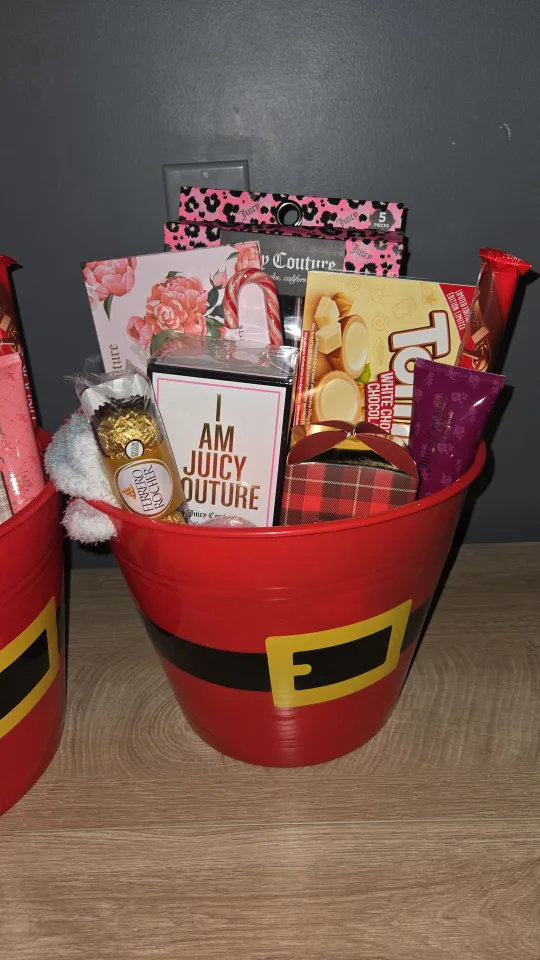 Juicy Couture Makeup/Perfume Basket image indicator(4)