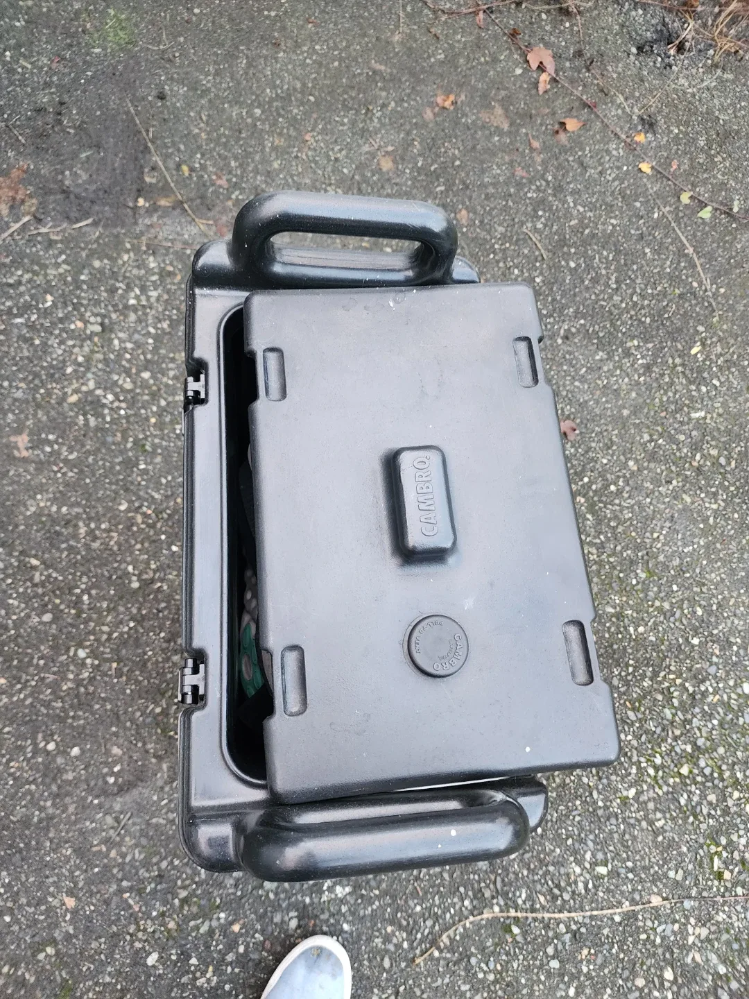 Cambro Camtainer 4.75 Gal Insulated Beverage Server image indicator(5)