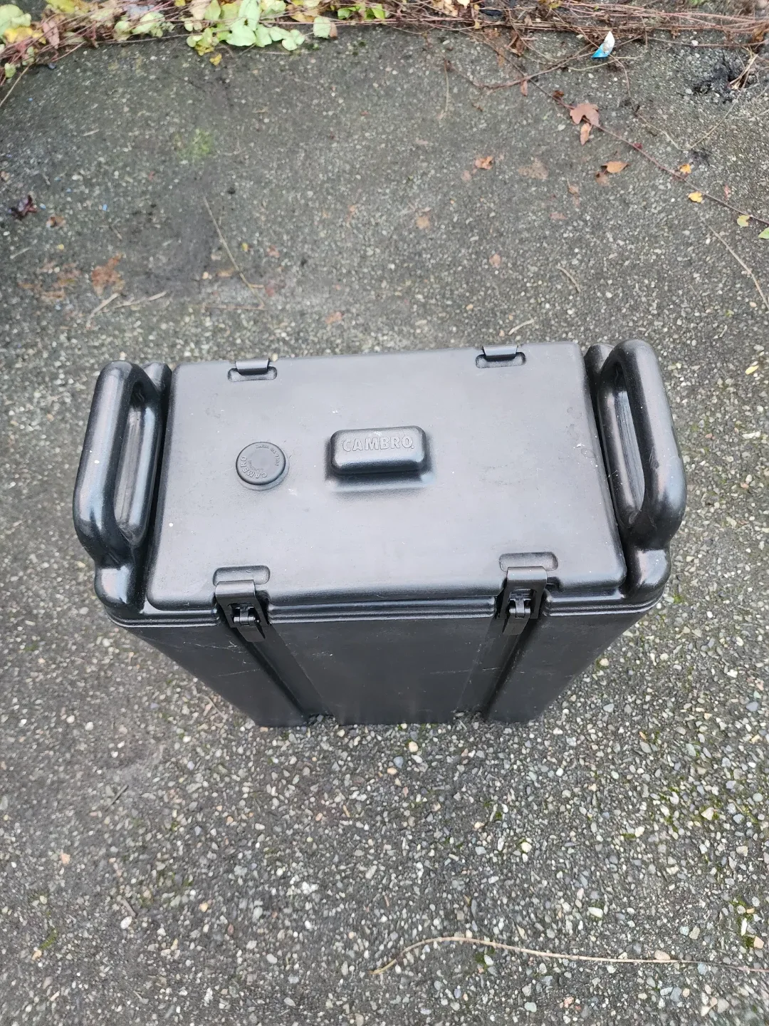 Cambro Camtainer 4.75 Gal Insulated Beverage Server image indicator(7)