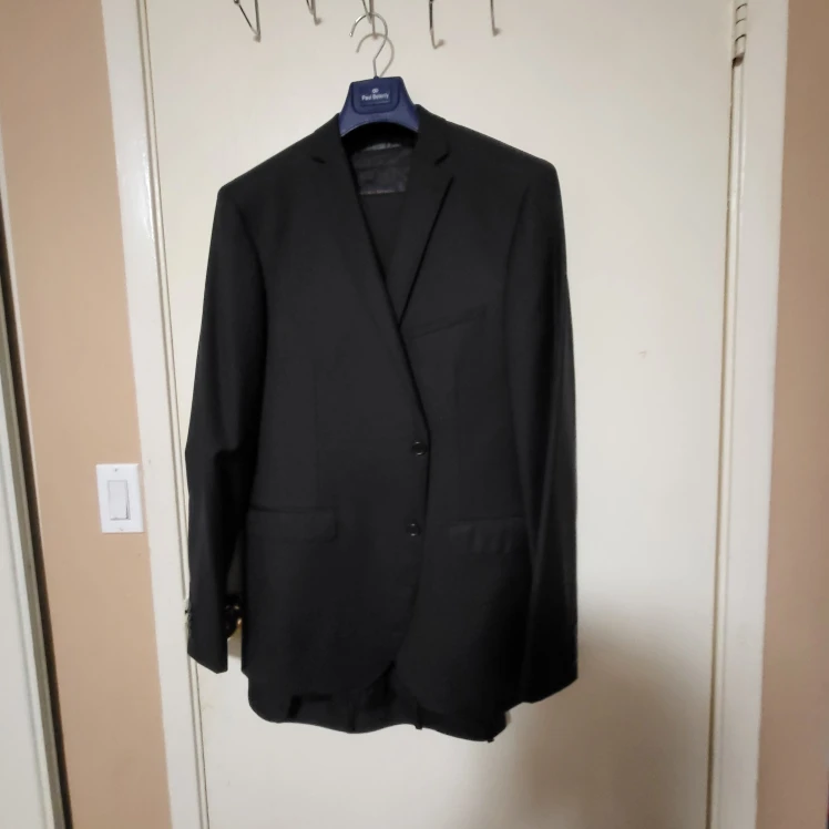 Paul Betenly Griffin Black Wool 3Pc Suit Size 42L- worn once - photo 4