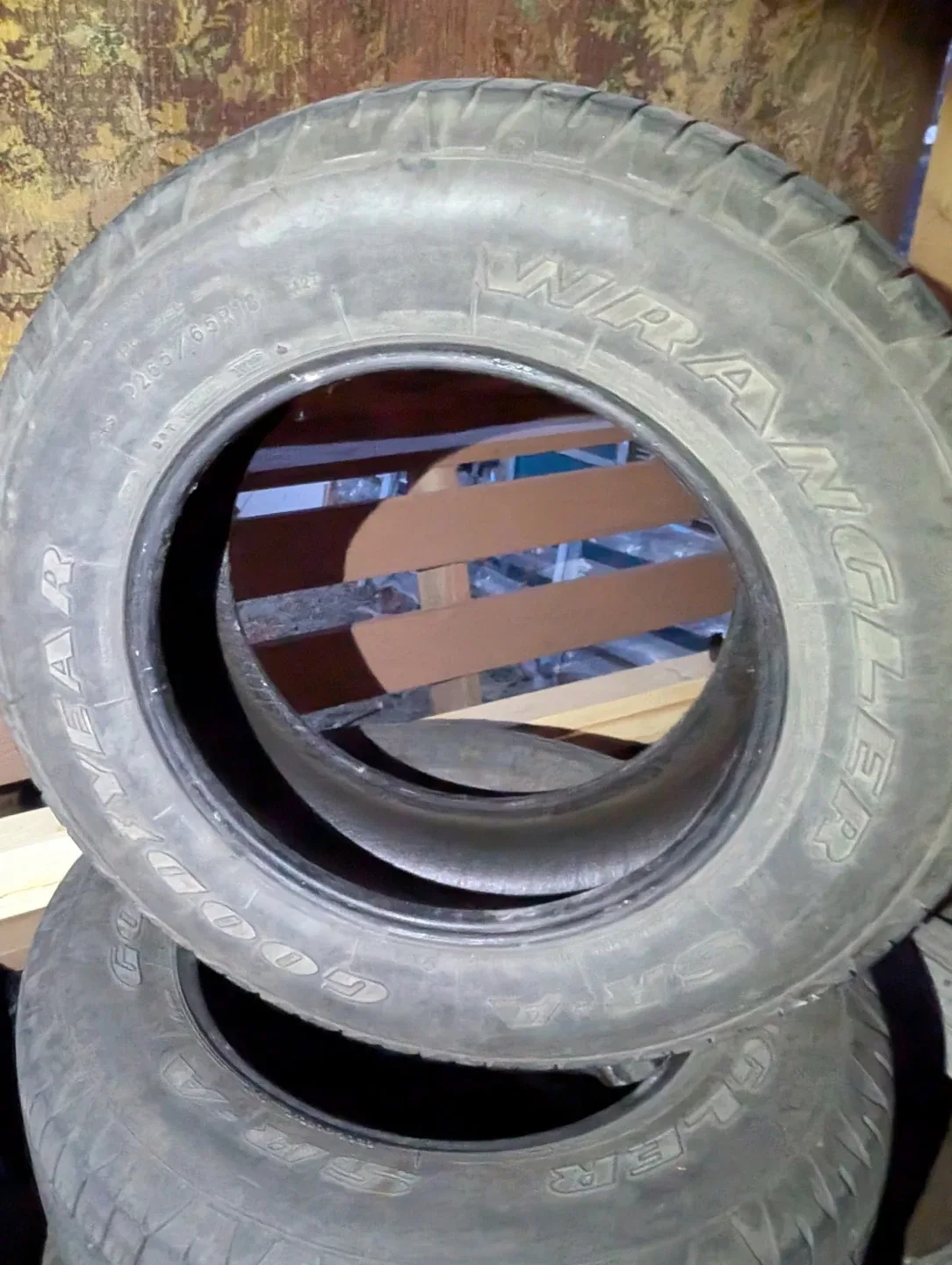 Set of 4 good condition good year wranglers   duratrac 265 65 18 image indicator(4)