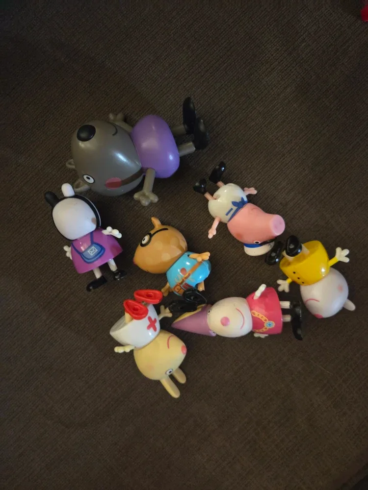 Mixed Toys Bundle: Sonic, Tom & Jerry, Peppa Pig, Hot Wheels image indicator(2)