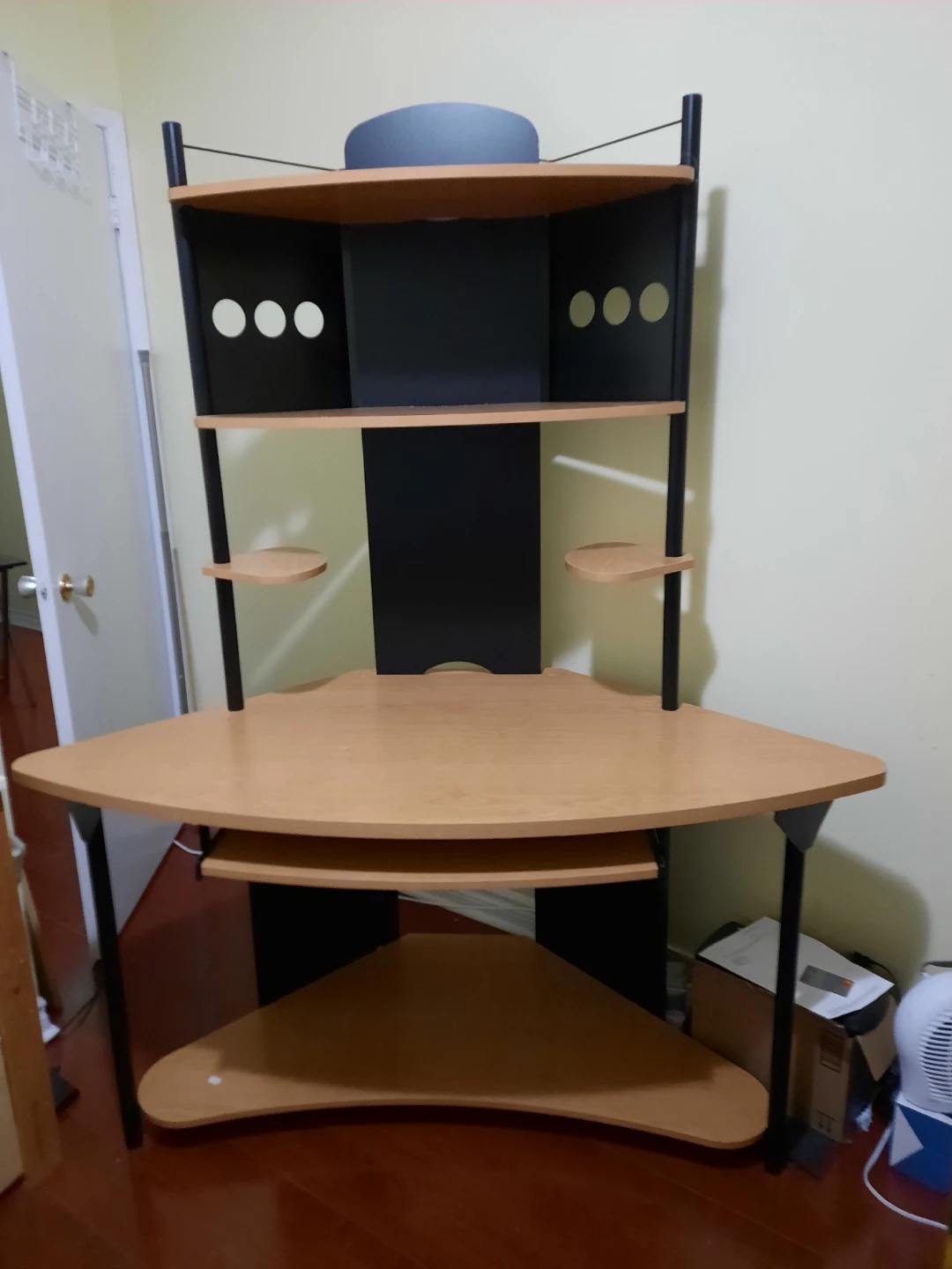 Corner Desk with Hutch - photo 2