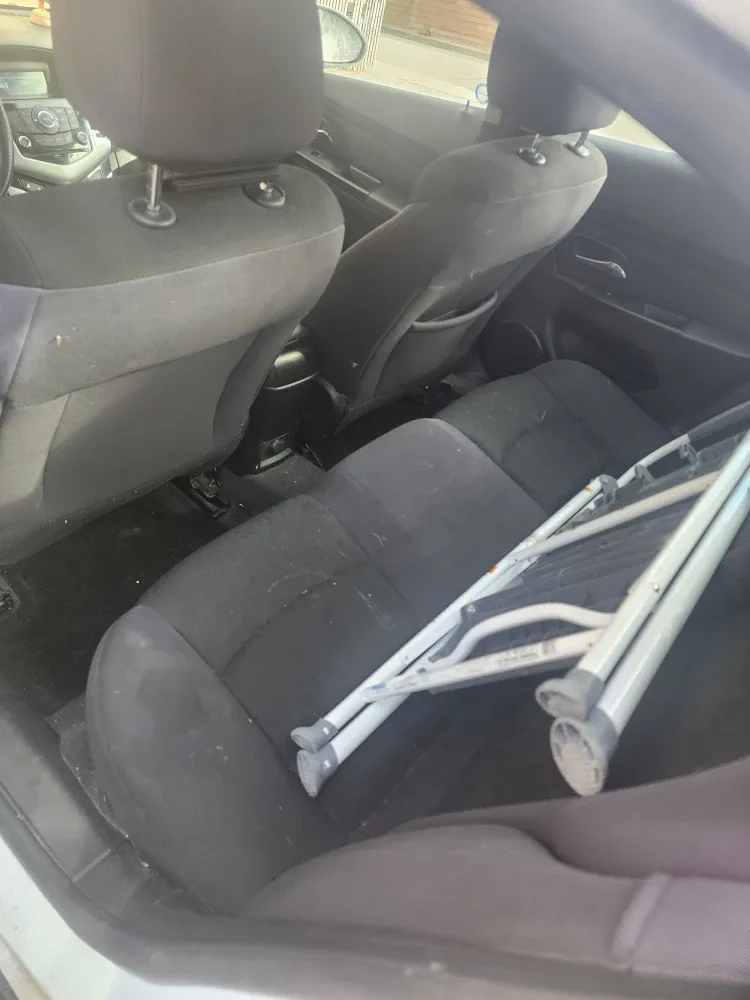 White Chevrolet Cruze LT image indicator(5)