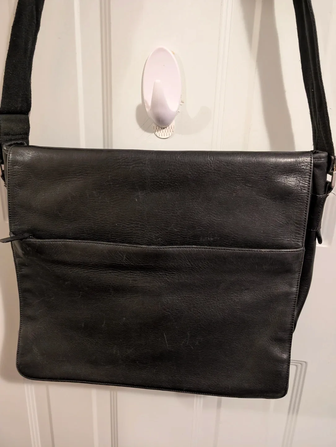 Banana Republic Black Leather Messenger Bag image indicator(2)