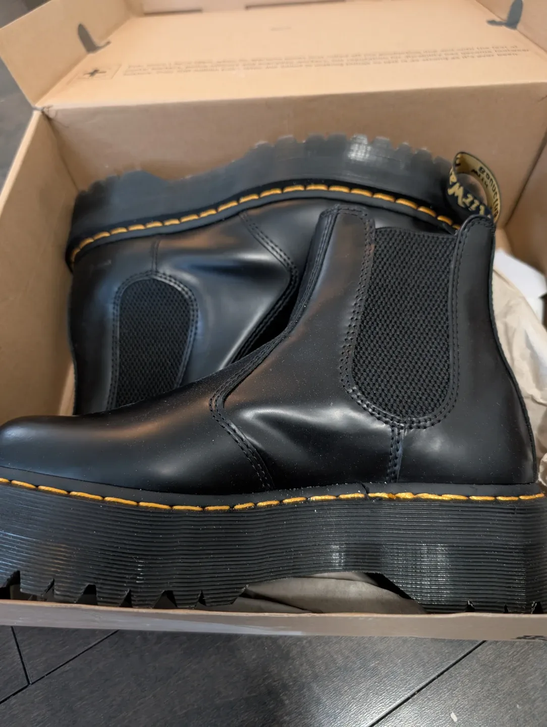 Dr. Martens 2976 Quad Black, US 9 (Women's) image indicator(5)