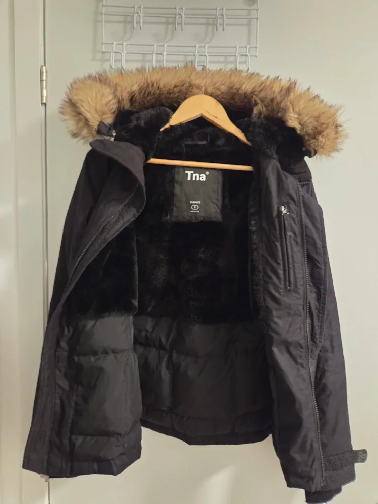 Aritzia Black Winter Jacket - Summit Edition image indicator(2)