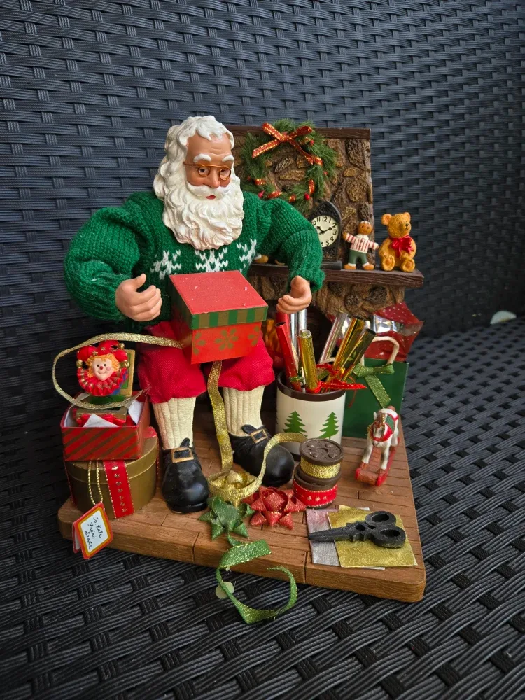Santa's Workshop Figurine