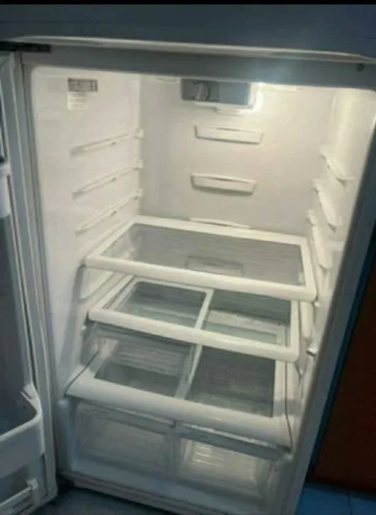 Maytag White Refrigerator image indicator(2)