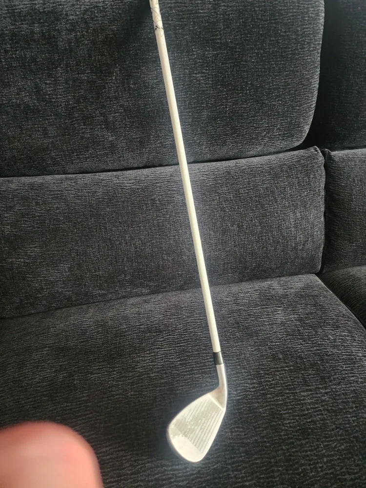 Titleist T-400 Iron - Right Handed image indicator(2)