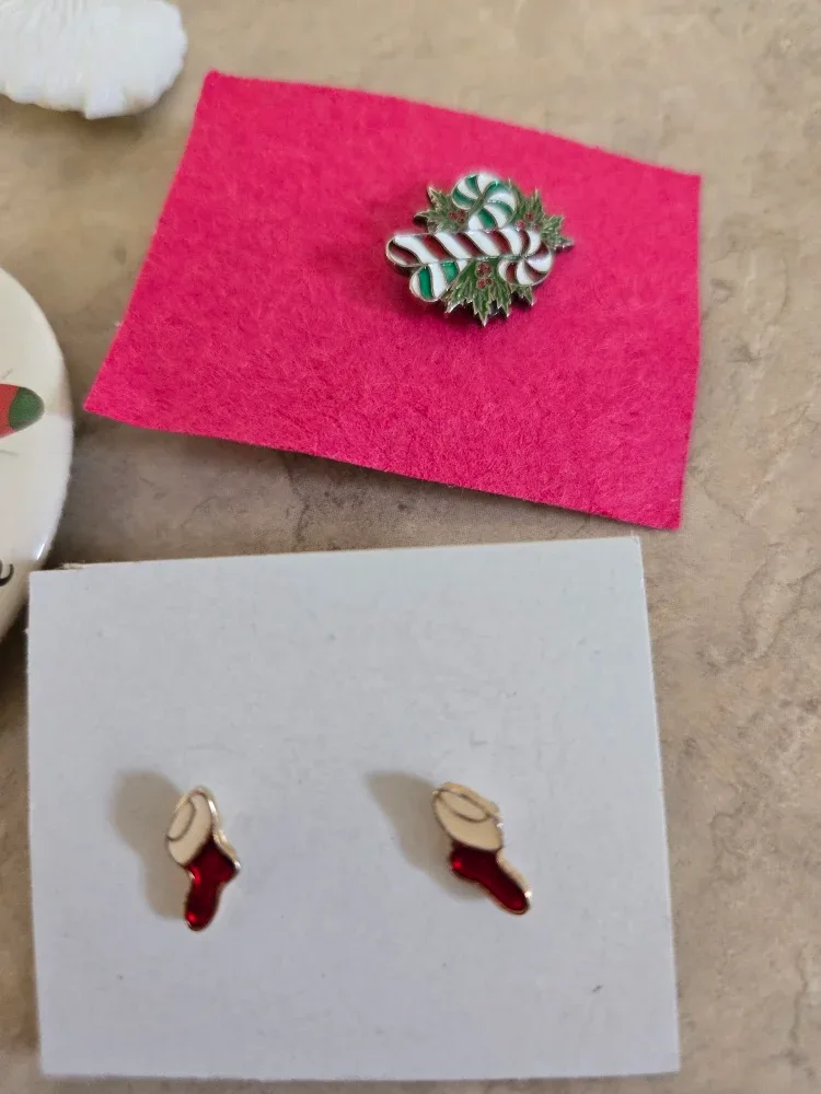 Christmas Themed Pins and Earrings image indicator(2)