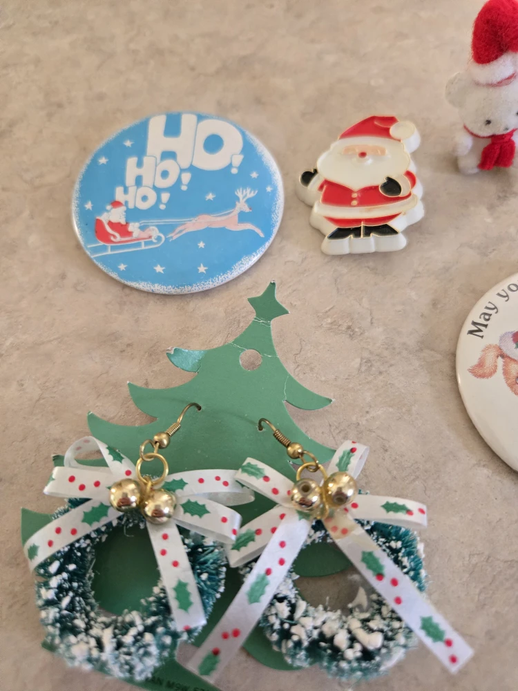 Christmas Themed Pins and Earrings - photo 3