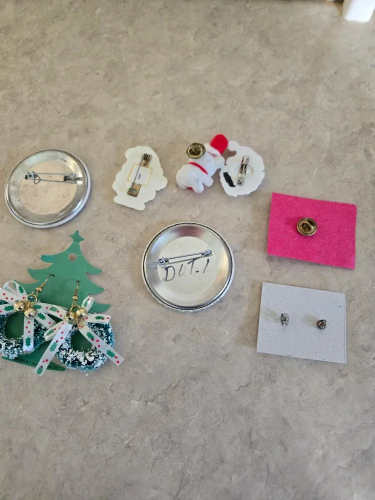 Christmas Themed Pins and Earrings image indicator(5)