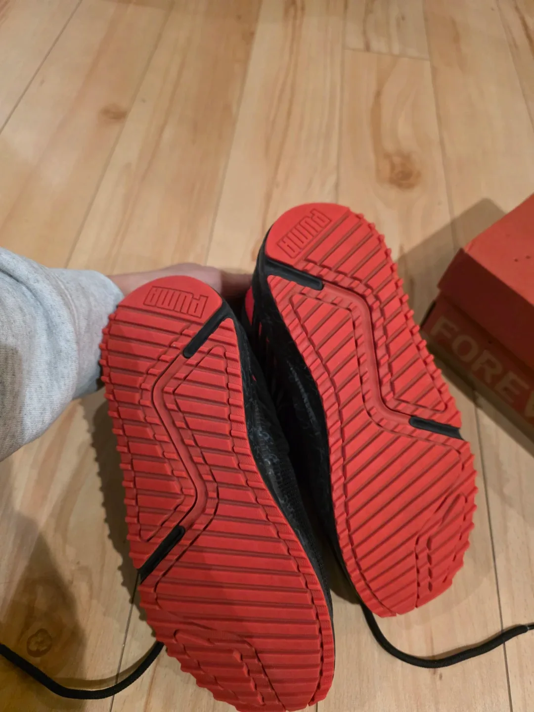 Puma Anzarun Lite Black/Red Shoes image indicator(2)