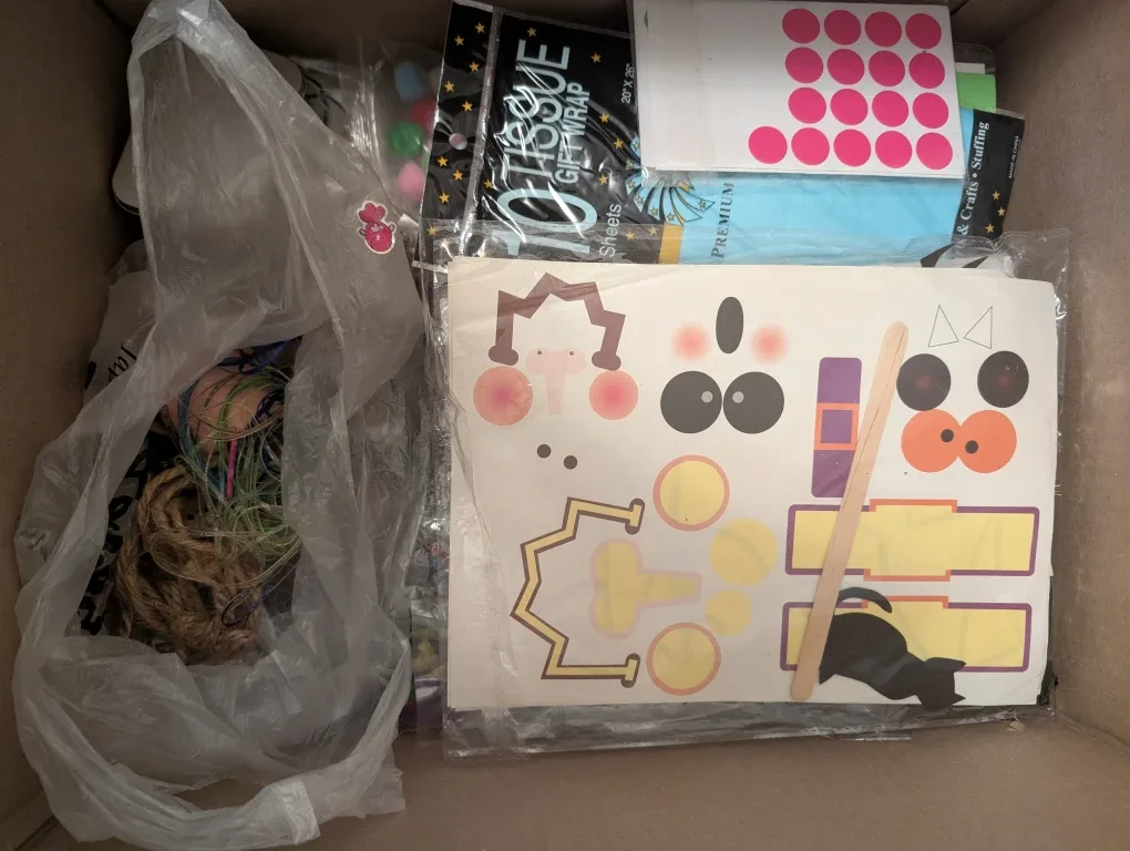 Craft Supplies Box - Arts & Crafts image indicator(2)