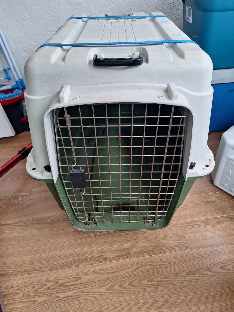 Pet Carrier Kennel - Large dog travel crate (50-70 pounds) image indicator(7)