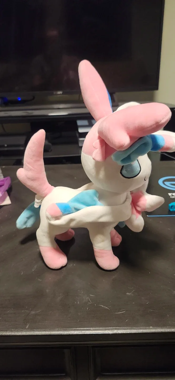 Sylveon Pokémon Plush image indicator(2)