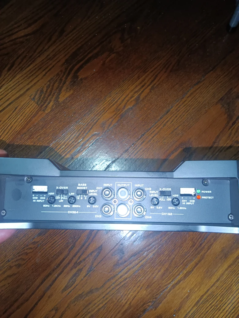 Crunch PZ-1020.4 1000 Watts Amplifier - photo 2