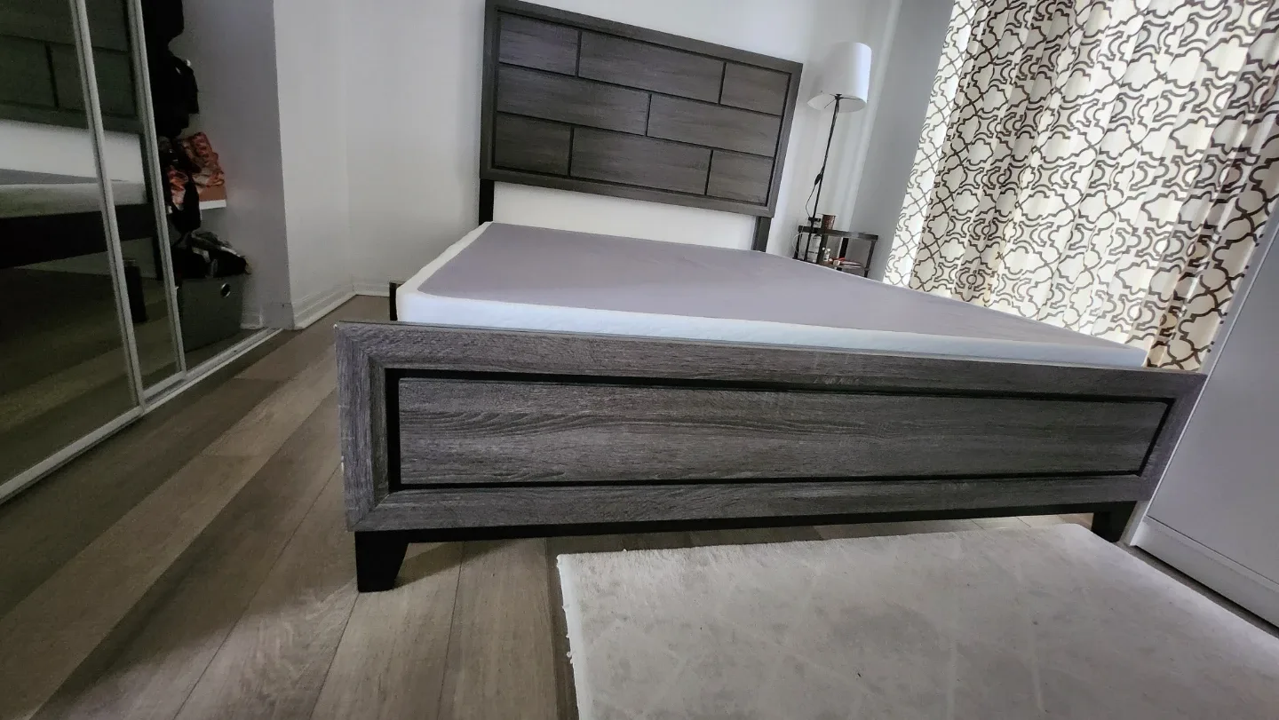Queen Size Bed Frame for Sale – Excellent Condition image indicator(10)