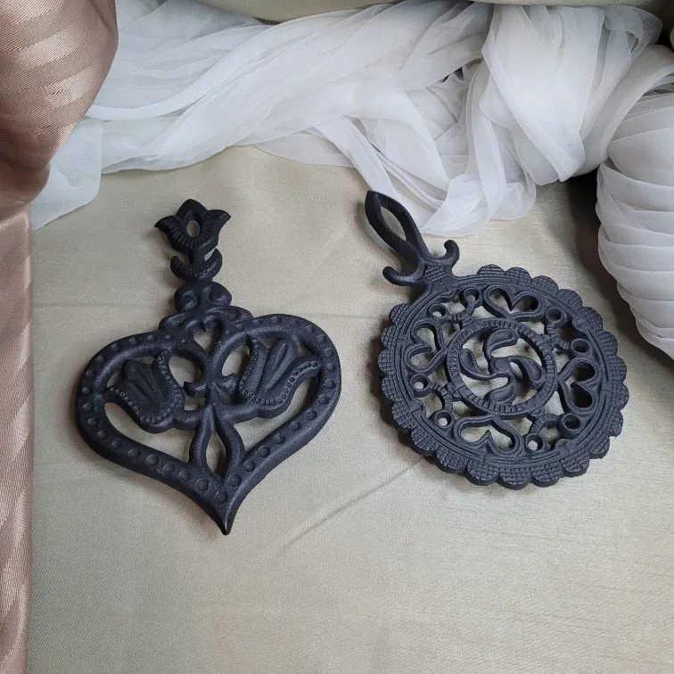 Pair of 7 1/2" x 5" Cast Iron Canada Forge Trivets Devor image indicator(10)