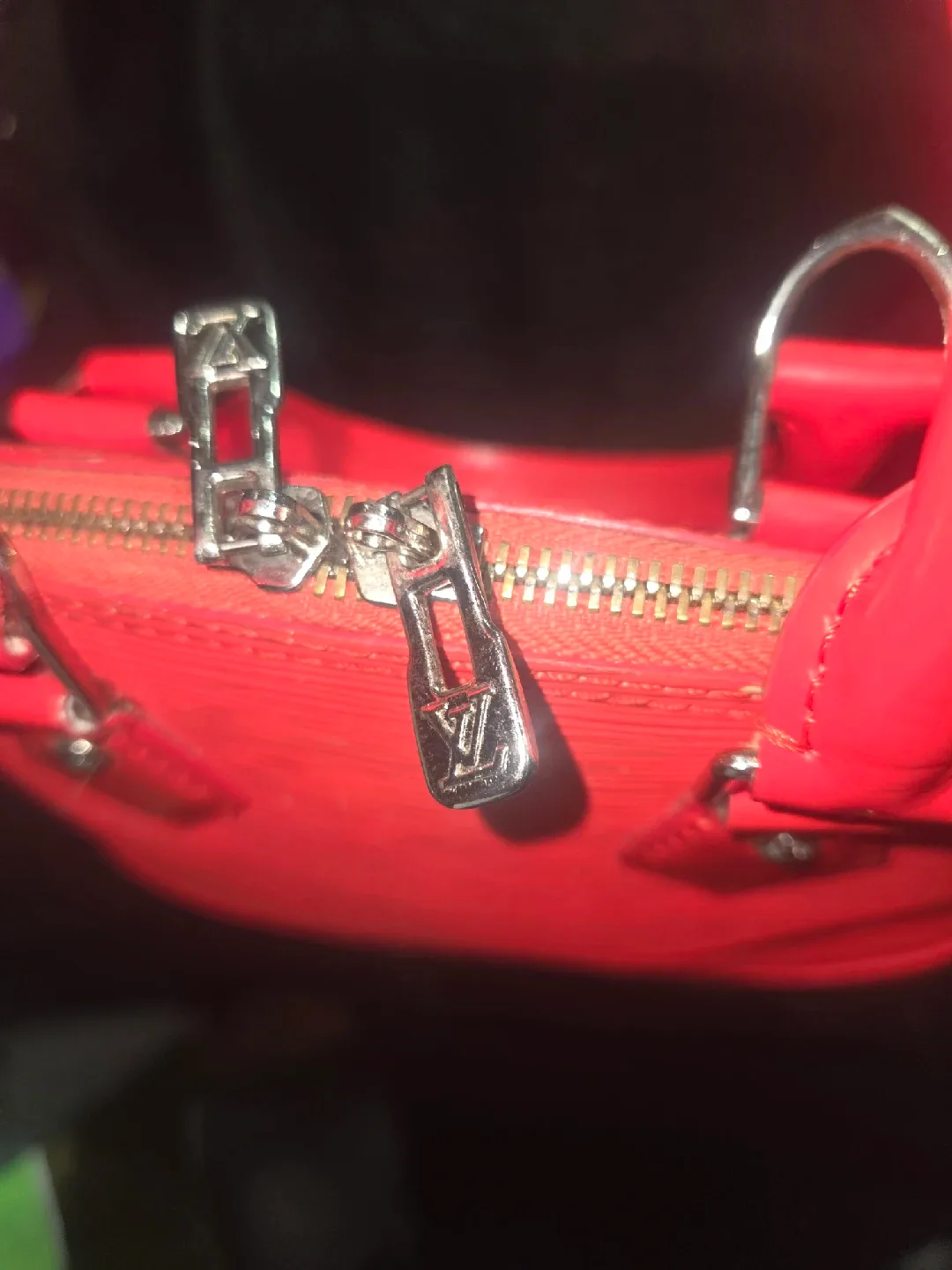 Louis Vuitton Alma Epi PM in Lush Red Leather image indicator(3)