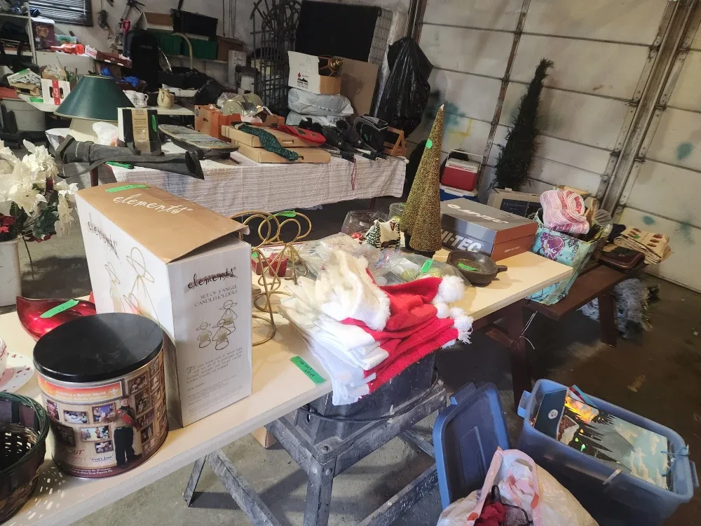 Garage sale image indicator(8)