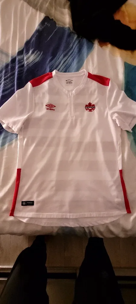 Canada Men's Soccer Jersey - Size M