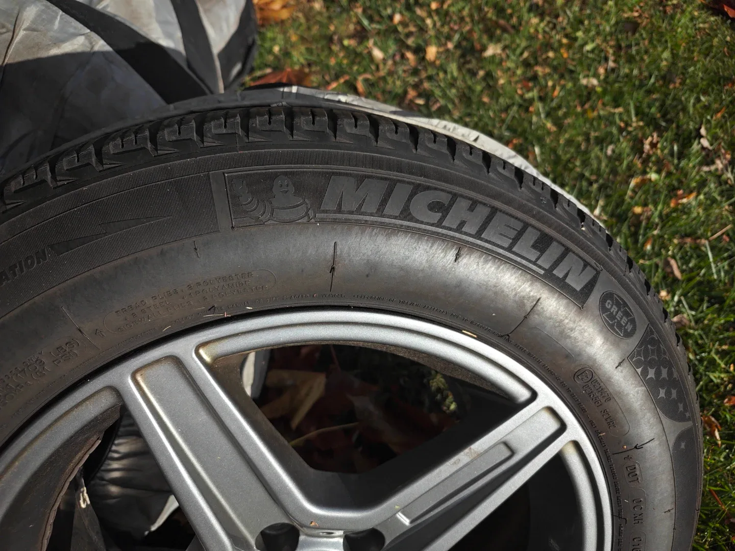 Michelin X-Ice 225/60R17 Winter Tire image indicator(10)