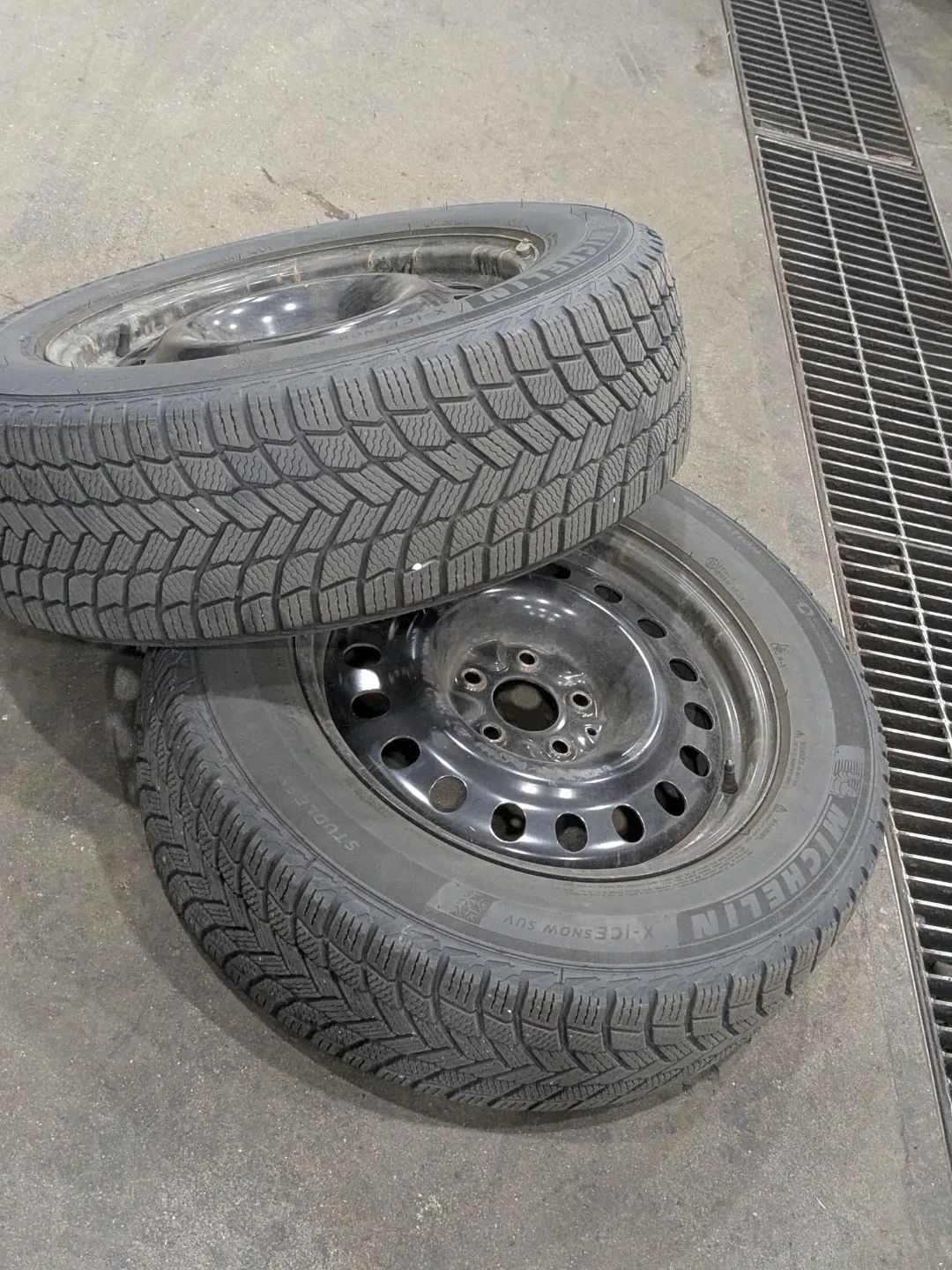 Michelin X-Ice Snow Tires 225/65R17 image indicator(2)