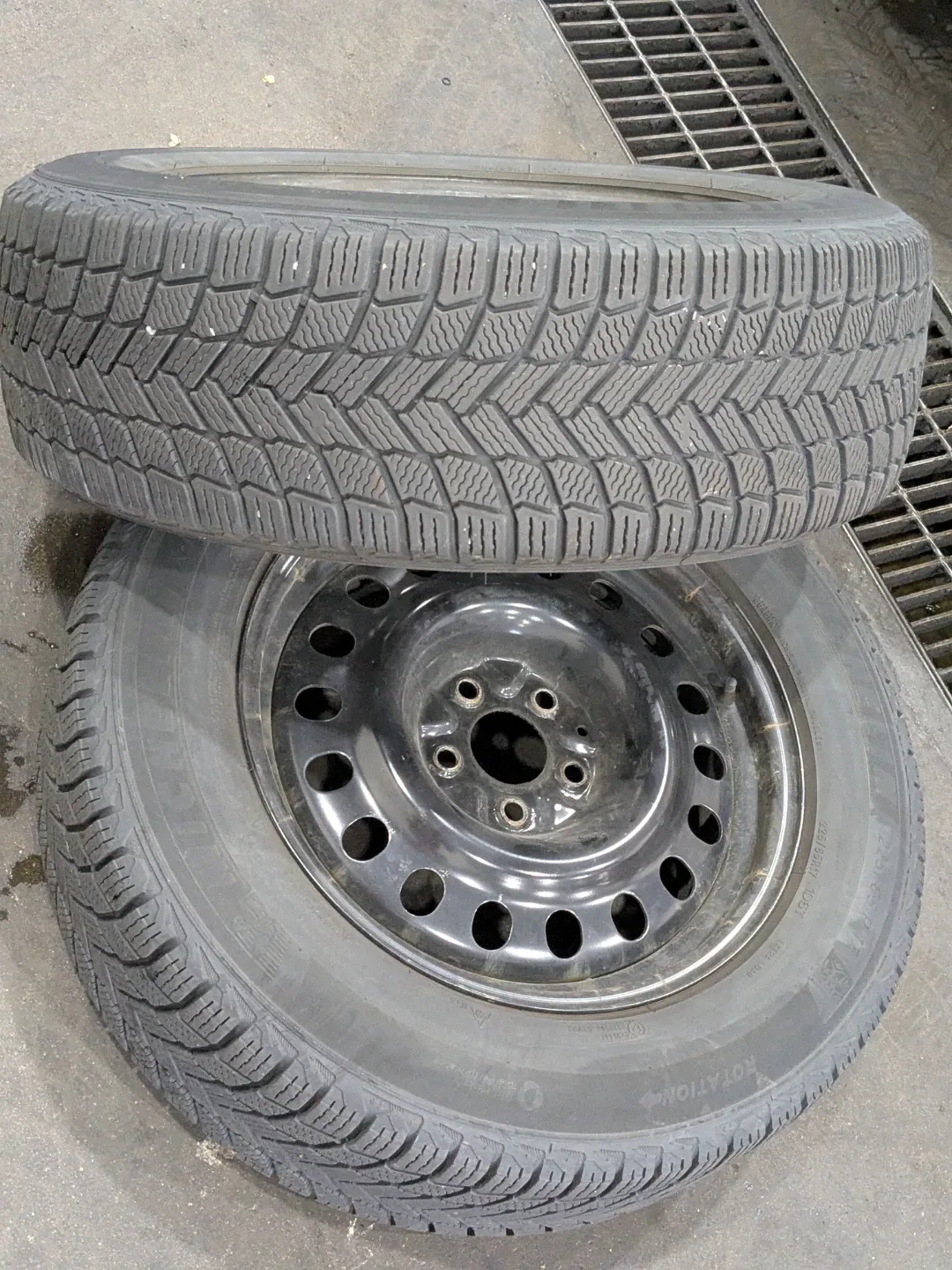 Michelin X-Ice Snow Tires 225/65R17 image indicator(3)