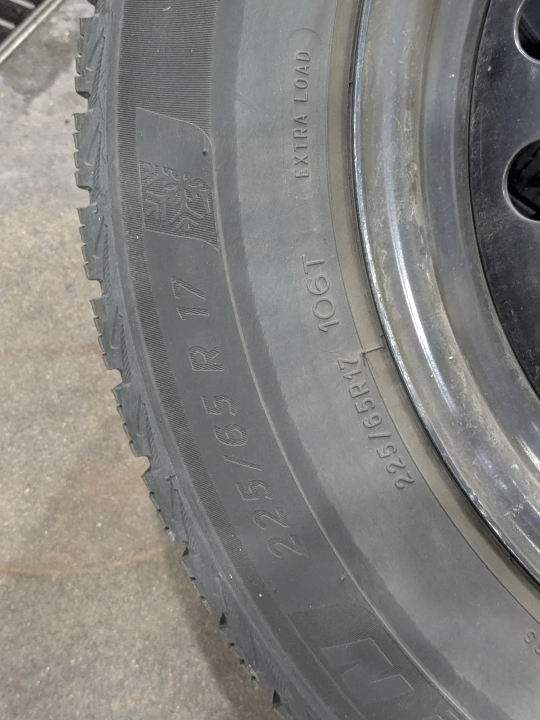 Michelin X-Ice Snow Tires 225/65R17 image indicator(5)