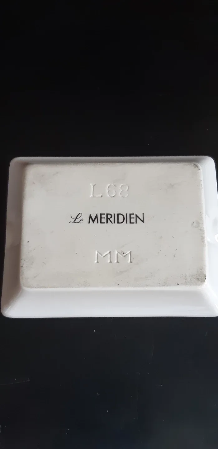 Vintage Ashtray image indicator(2)