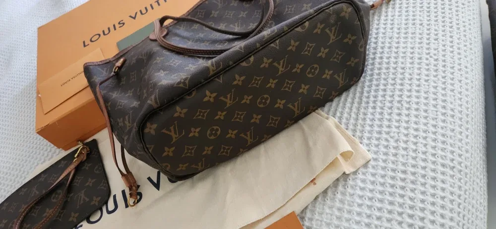 Louis Vuitton Neverfull MM MNG Beige image indicator(3)