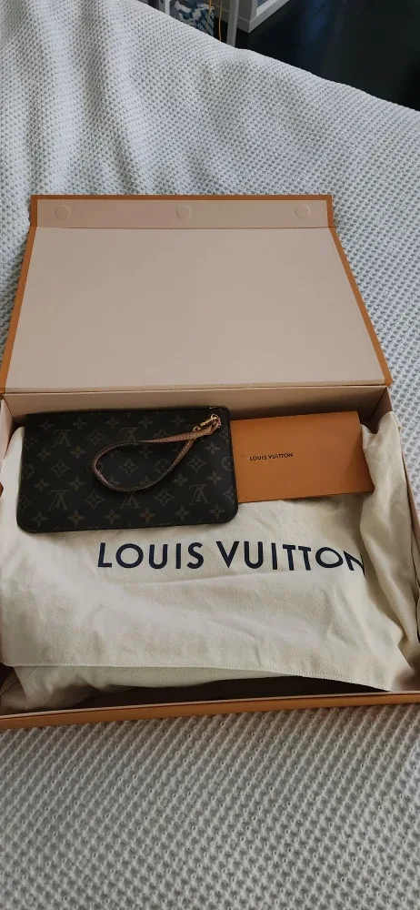 Louis Vuitton Neverfull MM MNG Beige image indicator(6)