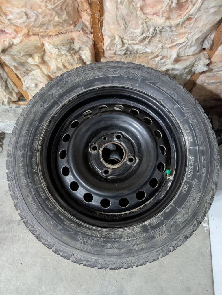 (4)-185/65R15 Winter Tires On Rims 4x114.3 Off 2009 Nissan Versa image indicator(7)